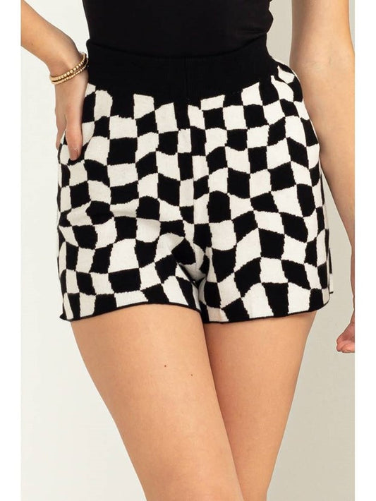 Wavy Checkered High-waisted Shorts - B&W